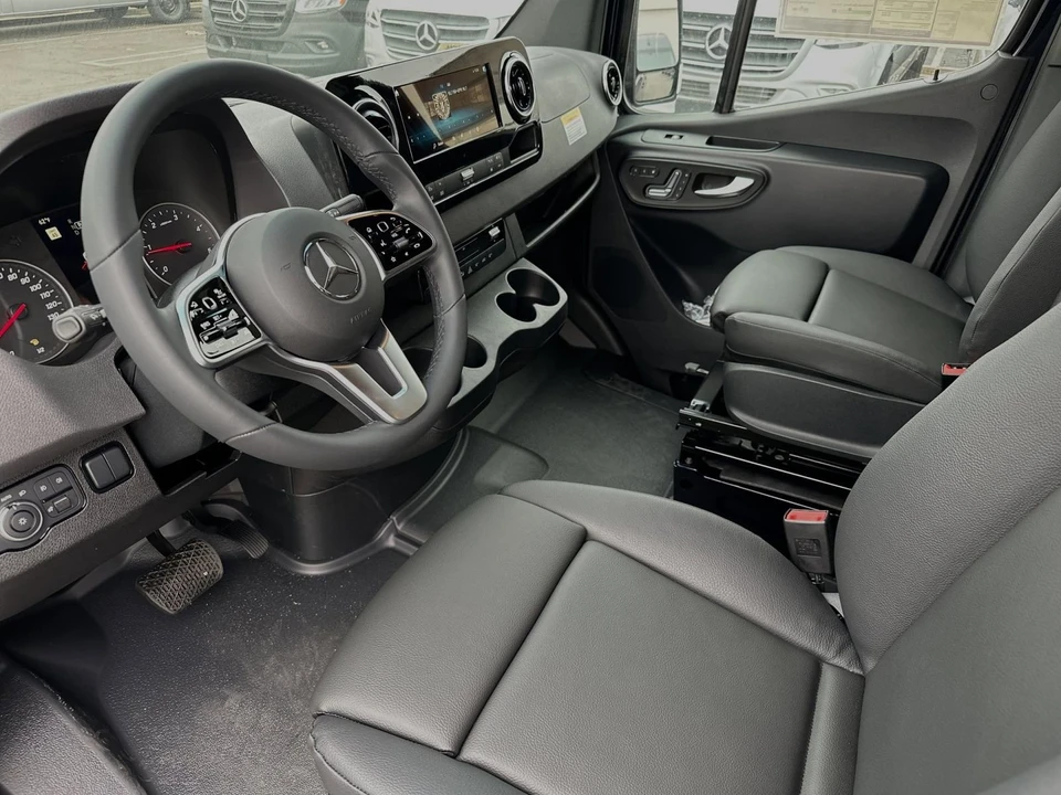 2024 Mercedes-Benz VS30 Sprinter - Image 10 of 12