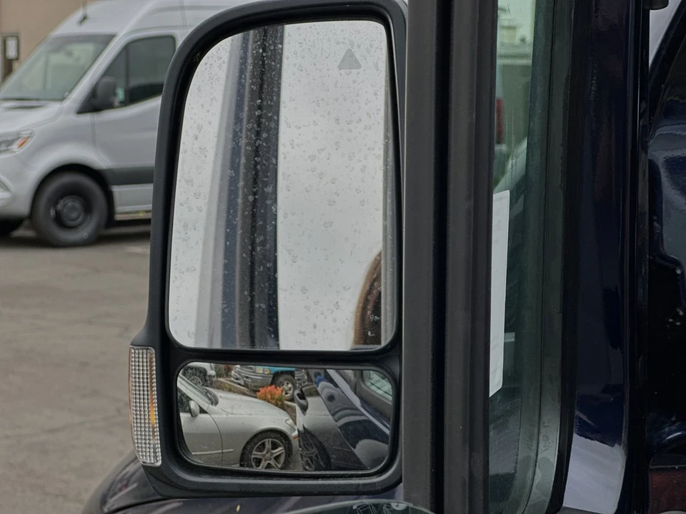 2024 Mercedes-Benz VS30 Sprinter - Image 9 of 12