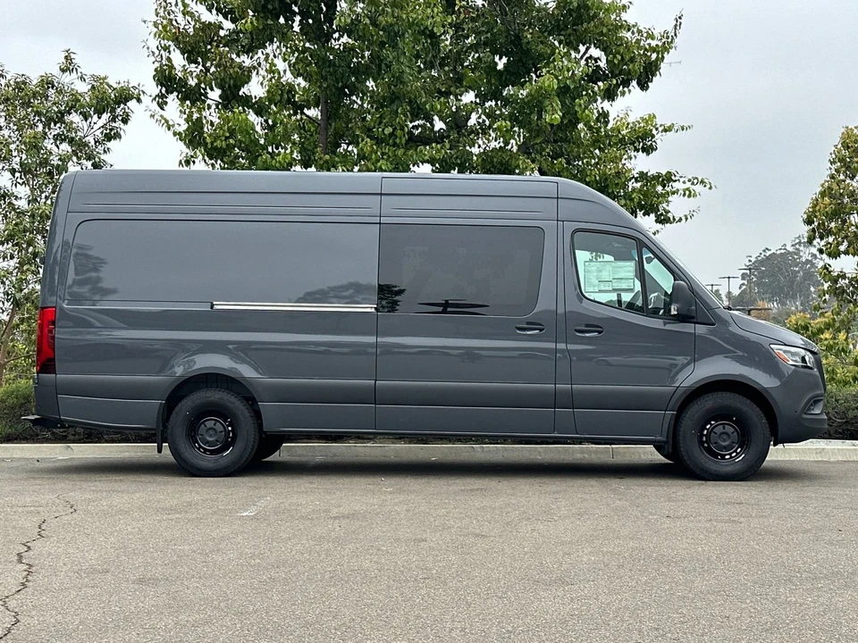2024 Mercedes-Benz VS30 Sprinter - Image 2 of 12