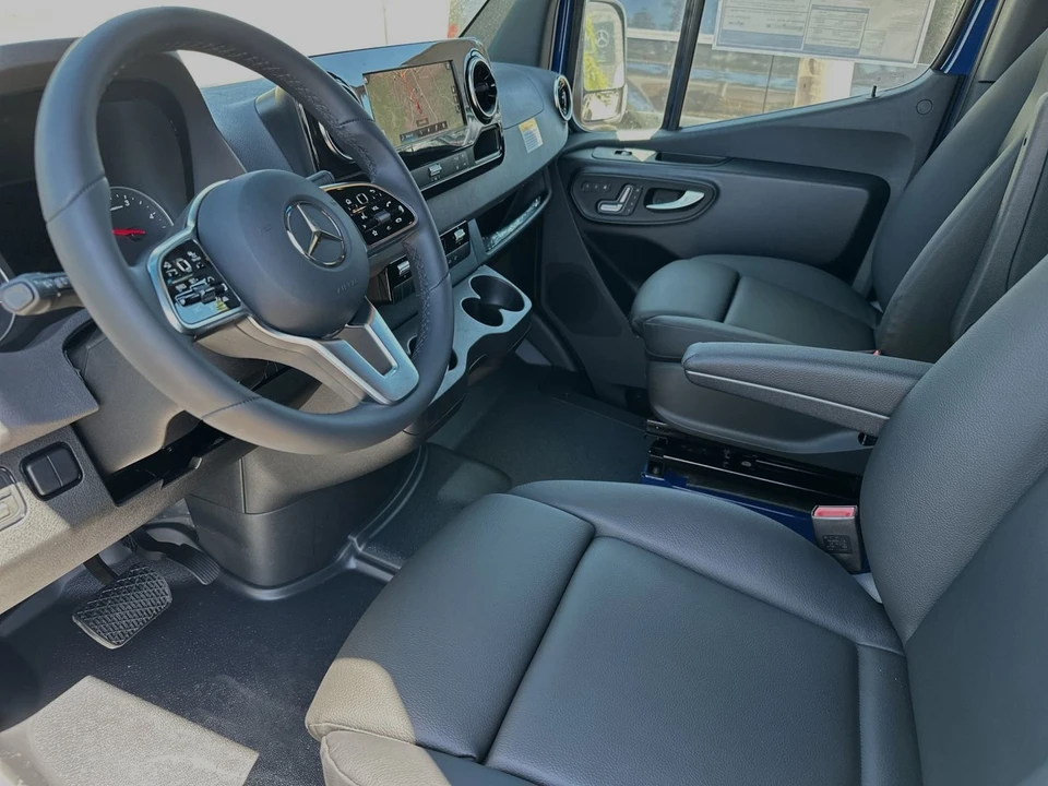 2024 Mercedes-Benz VS30 Sprinter - Image 10 of 12