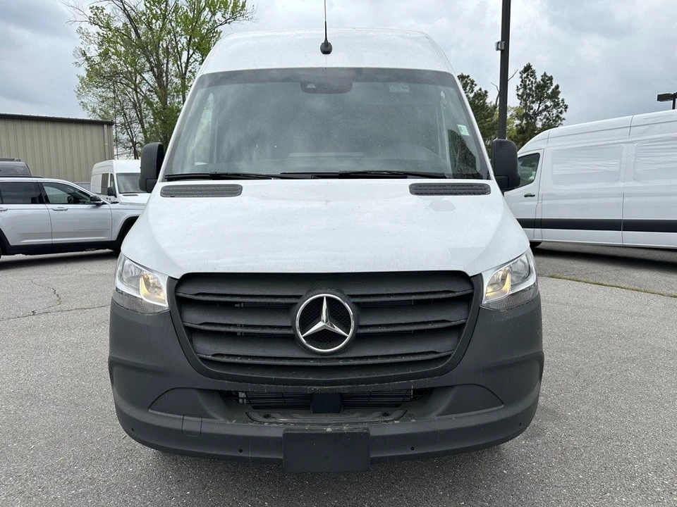 2024 Mercedes-Benz VS30 Sprinter - Image 2 of 12