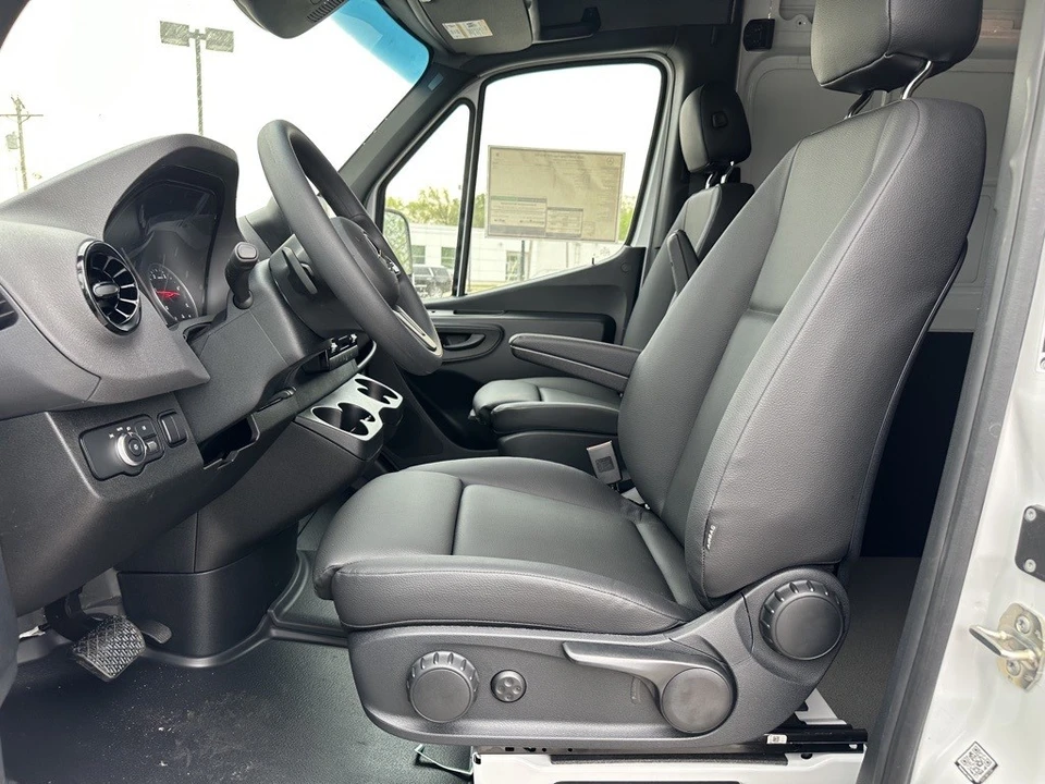 2024 Mercedes-Benz VS30 Sprinter - Image 6 of 12