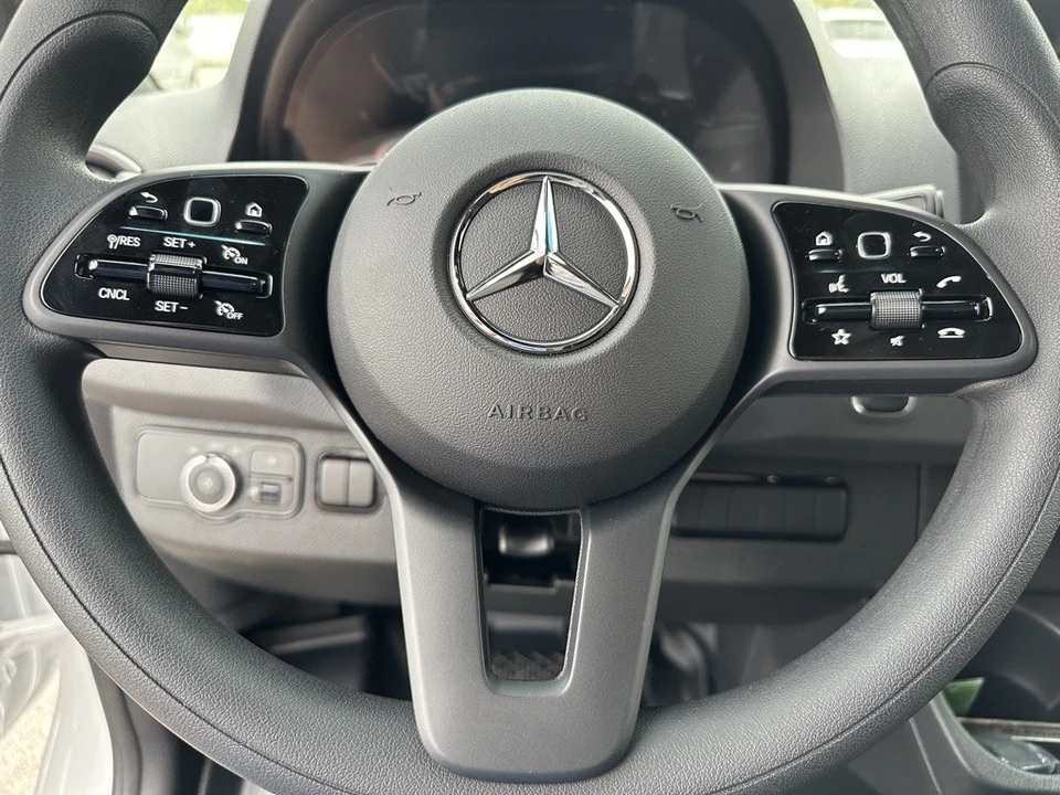 2024 Mercedes-Benz VS30 Sprinter - Image 7 of 12
