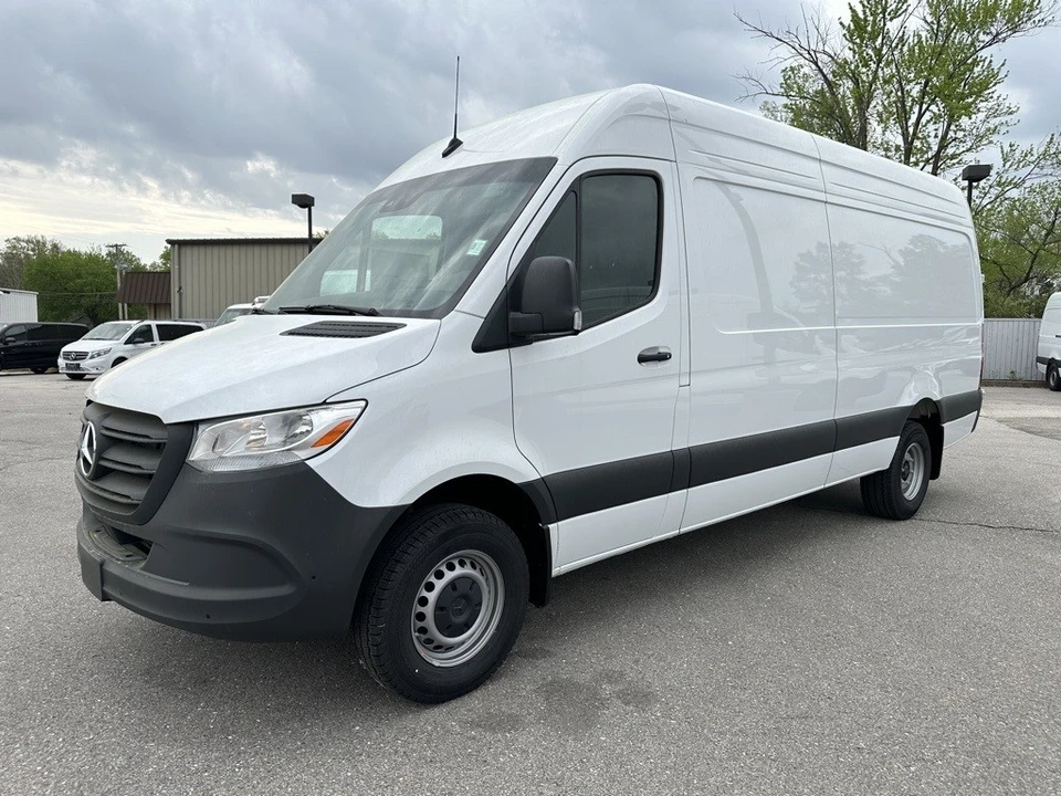 2024 Mercedes-Benz VS30 Sprinter - Image 3 of 12