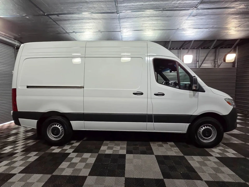 2024 Mercedes-Benz VS30 Sprinter - Image 9 of 12