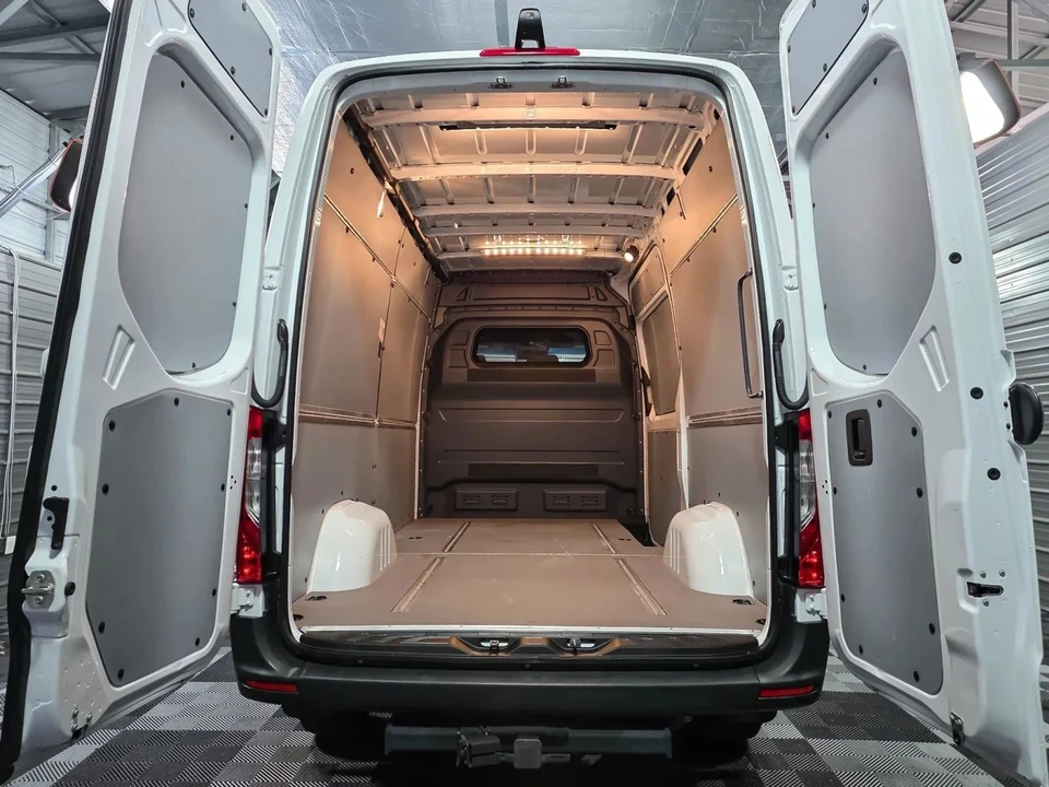 2024 Mercedes-Benz VS30 Sprinter - Image 11 of 12