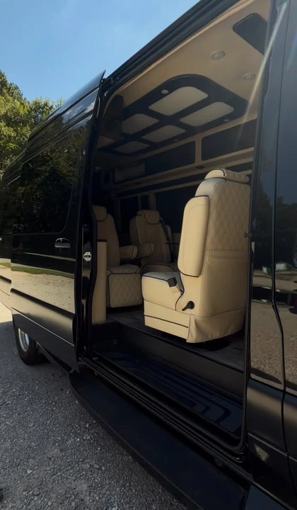2024 Mercedes-Benz VS30 Sprinter - Image 2 of 11