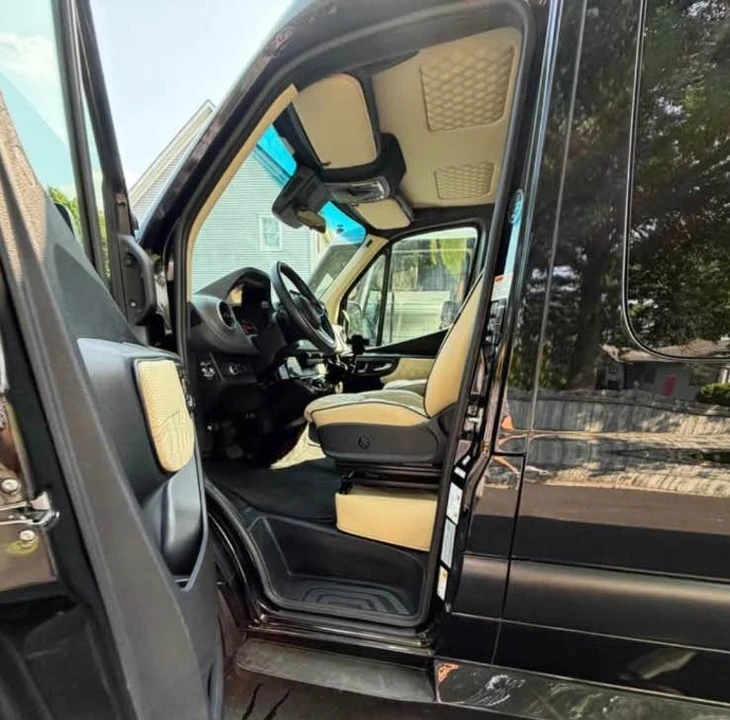 2024 Mercedes-Benz VS30 Sprinter - Image 3 of 11