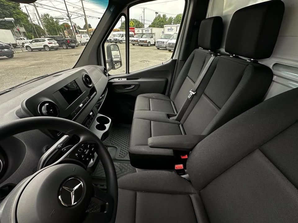 2024 Mercedes-Benz VS30 Sprinter - Image 9 of 9