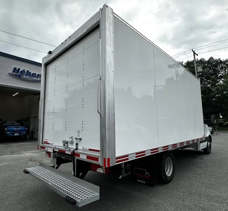 2024 Mercedes-Benz VS30 Sprinter - Image 7 of 9