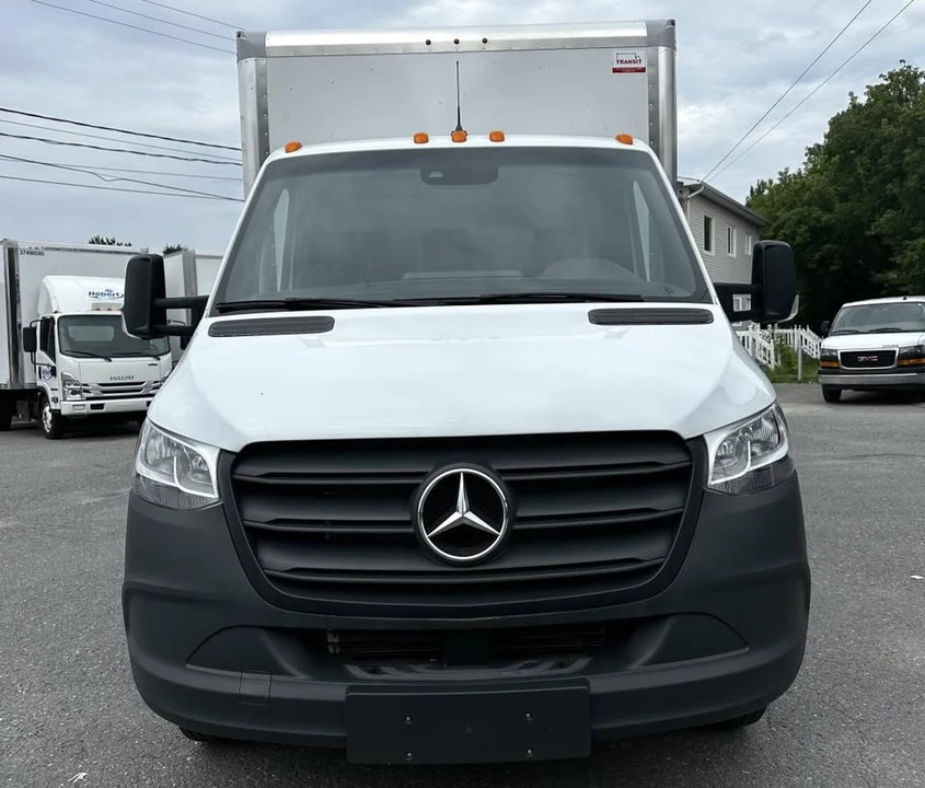 2024 Mercedes-Benz VS30 Sprinter - Image 2 of 9