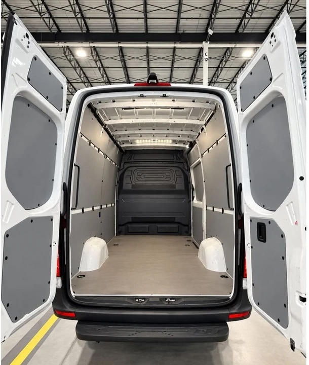 2024 Mercedes-Benz VS30 Sprinter - Image 4 of 5