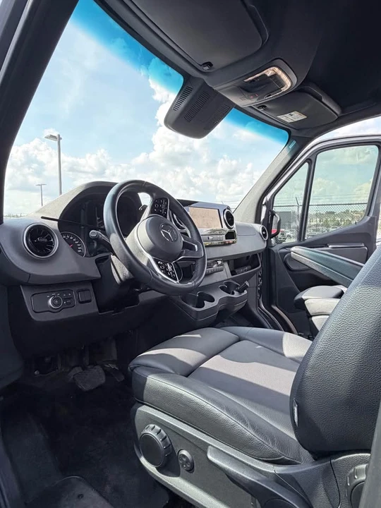 2024 Mercedes-Benz VS30 Sprinter - Image 2 of 5