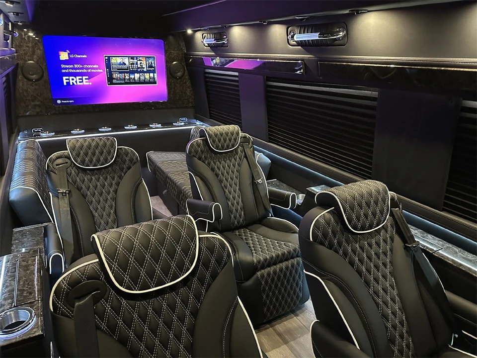 2024 Mercedes-Benz VS30 Sprinter - Image 3 of 12