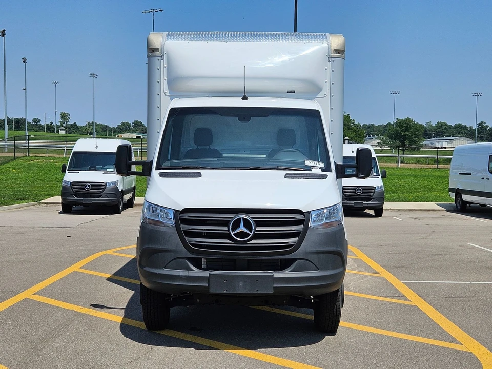 2024 Mercedes-Benz VS30 Sprinter - Image 2 of 12