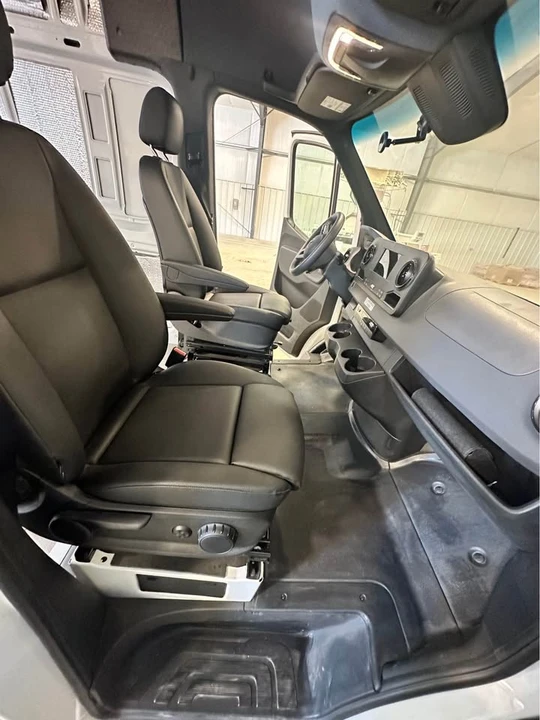 2024 Mercedes-Benz VS30 Sprinter - Image 5 of 11
