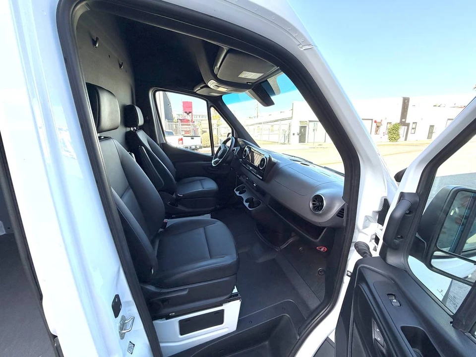 2024 Mercedes-Benz VS30 Sprinter - Image 7 of 9