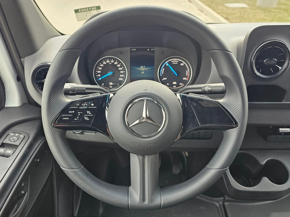 2024 Mercedes-Benz VS30 Sprinter - Image 10 of 21