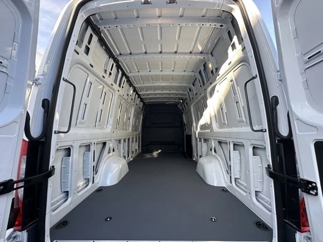 2024 Mercedes-Benz VS30 Sprinter - Image 10 of 12