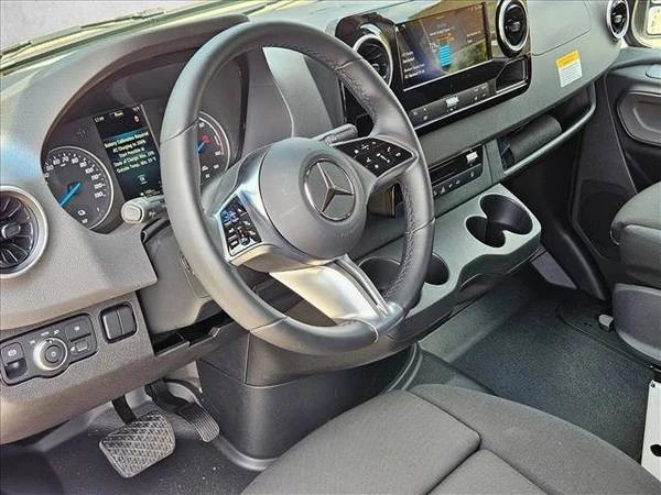 2024 Mercedes-Benz VS30 Sprinter - Image 3 of 21
