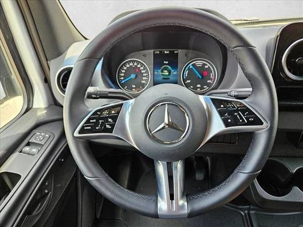 2024 Mercedes-Benz VS30 Sprinter - Image 11 of 21