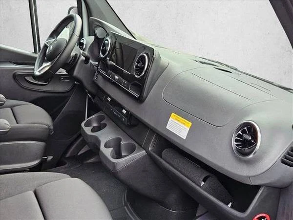 2024 Mercedes-Benz VS30 Sprinter - Image 2 of 21
