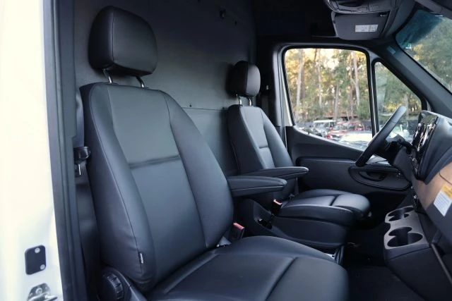 2024 Mercedes-Benz VS30 Sprinter - Image 30 of 31