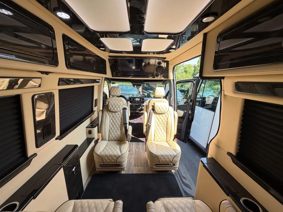 2024 Mercedes-Benz VS30 Sprinter - Image 7 of 16