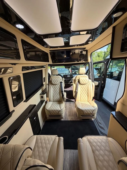 2024 Mercedes-Benz VS30 Sprinter - Image 6 of 16