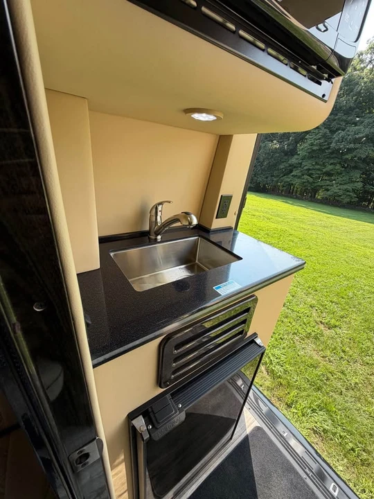 2024 Mercedes-Benz VS30 Sprinter - Image 10 of 16