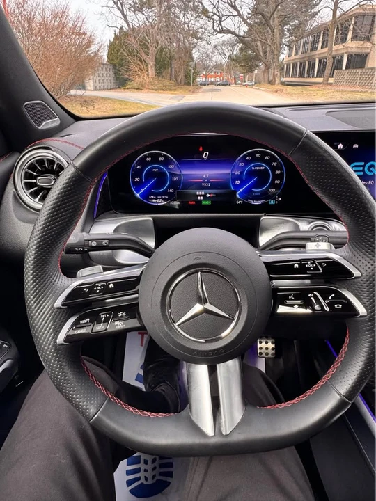 2024 Mercedes-Benz EQB - Image 9 of 17