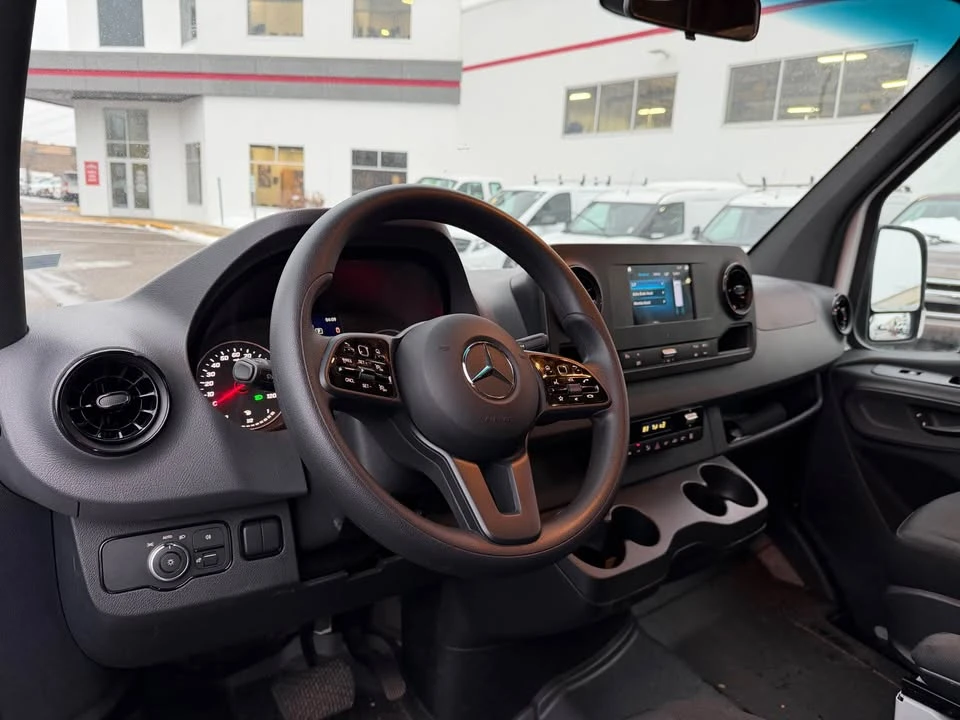 2024 Mercedes-Benz VS30 Sprinter - Image 9 of 18