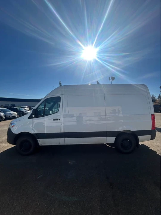 2024 Mercedes-Benz VS30 Sprinter - Image 3 of 5
