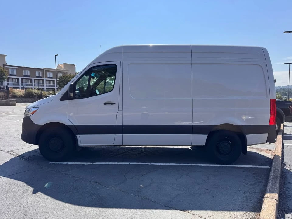 2024 Mercedes-Benz VS30 Sprinter - Image 10 of 11