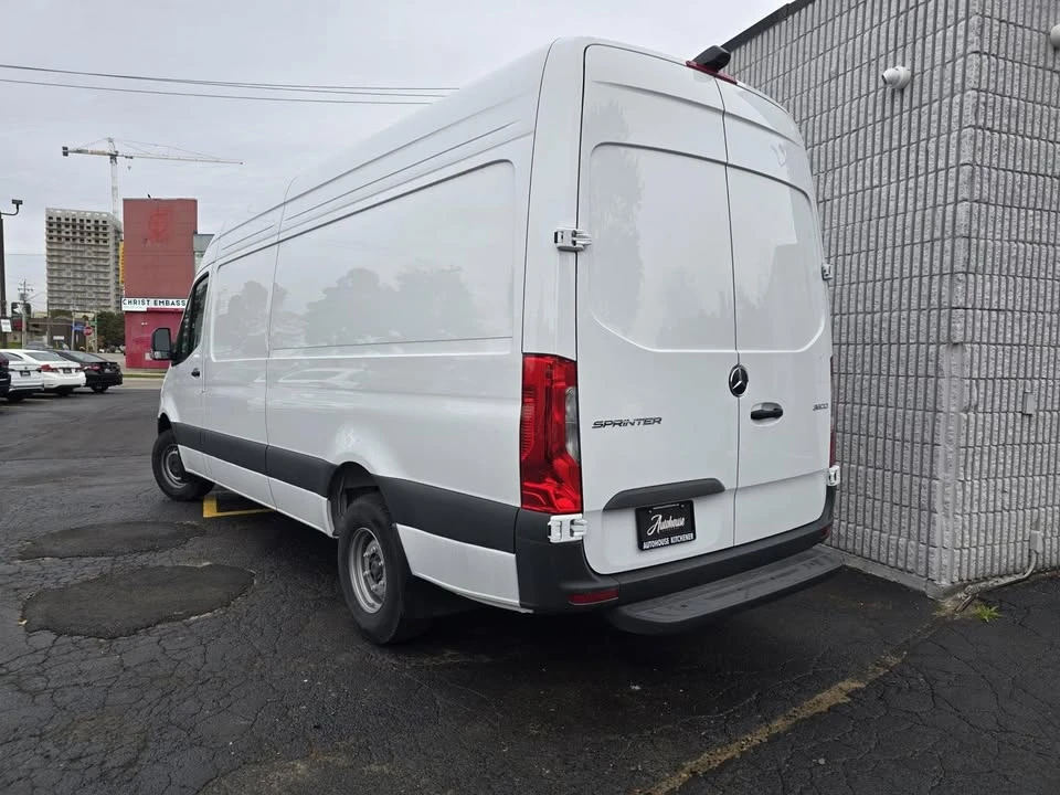 2024 Mercedes-Benz VS30 Sprinter - Image 4 of 7