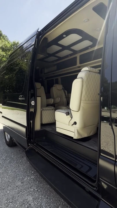 2024 Mercedes-Benz VS30 Sprinter - Image 2 of 5
