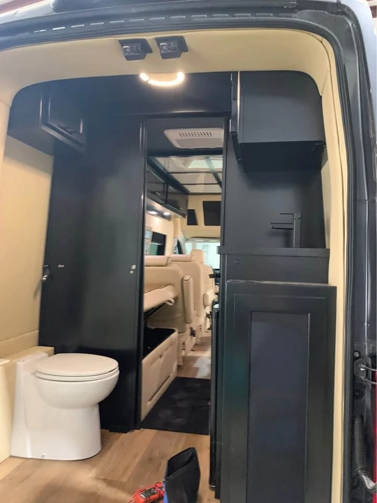 2024 Mercedes-Benz VS30 Sprinter - Image 3 of 17