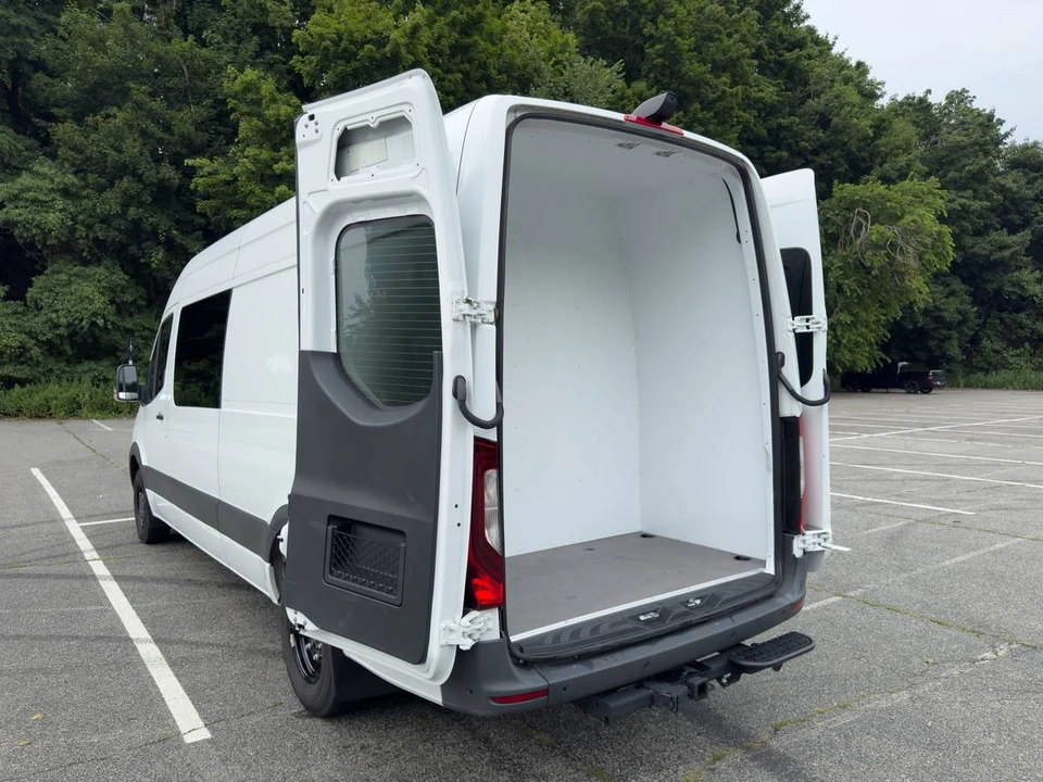 2024 Mercedes-Benz VS30 Sprinter - Image 8 of 24