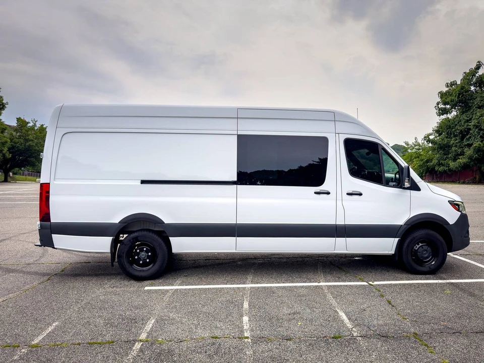 2024 Mercedes-Benz VS30 Sprinter - Image 6 of 24