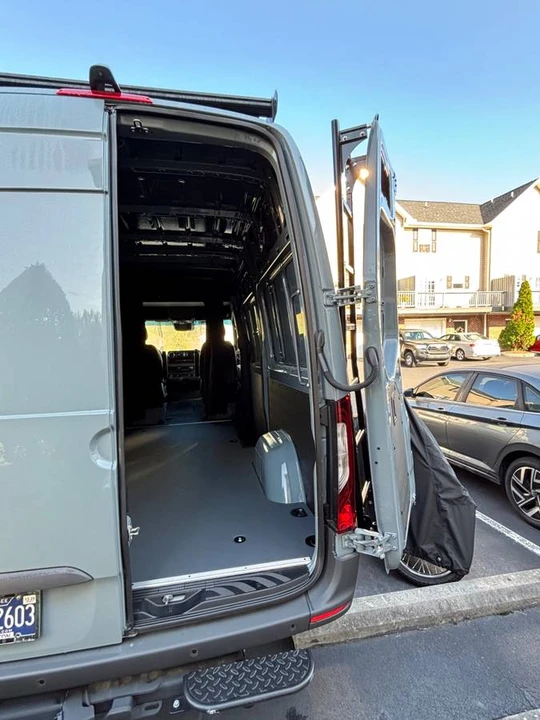 2024 Mercedes-Benz VS30 Sprinter - Image 9 of 24