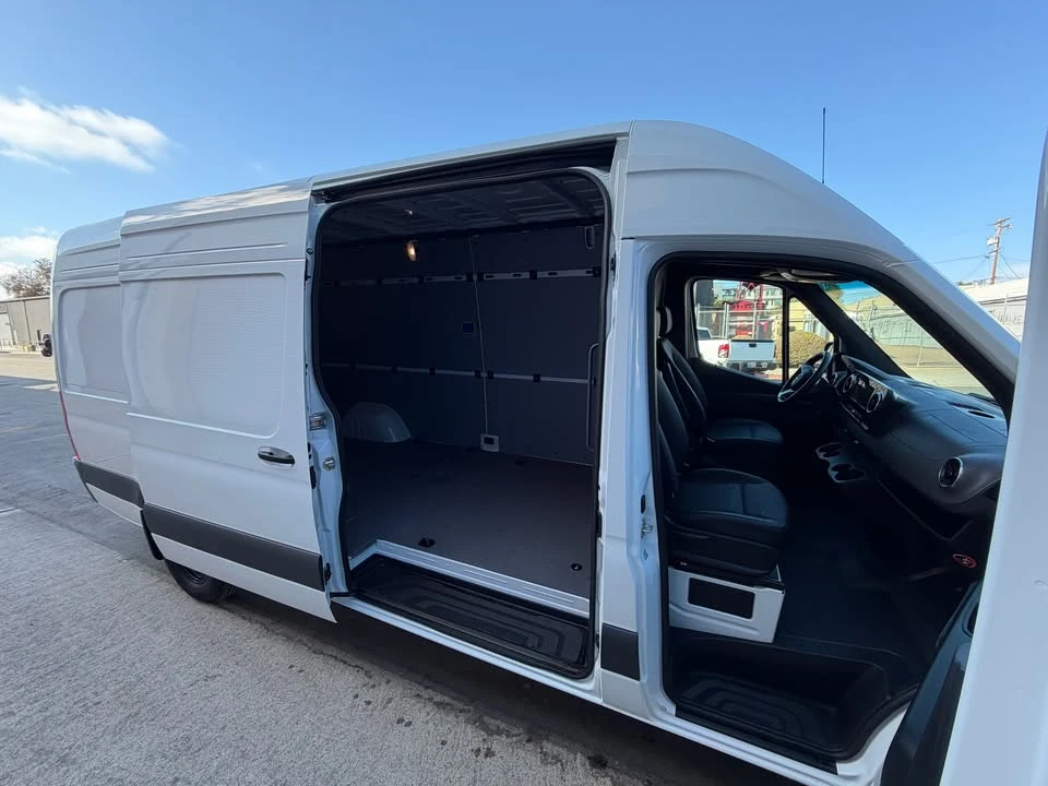 2024 Mercedes-Benz VS30 Sprinter - Image 6 of 12