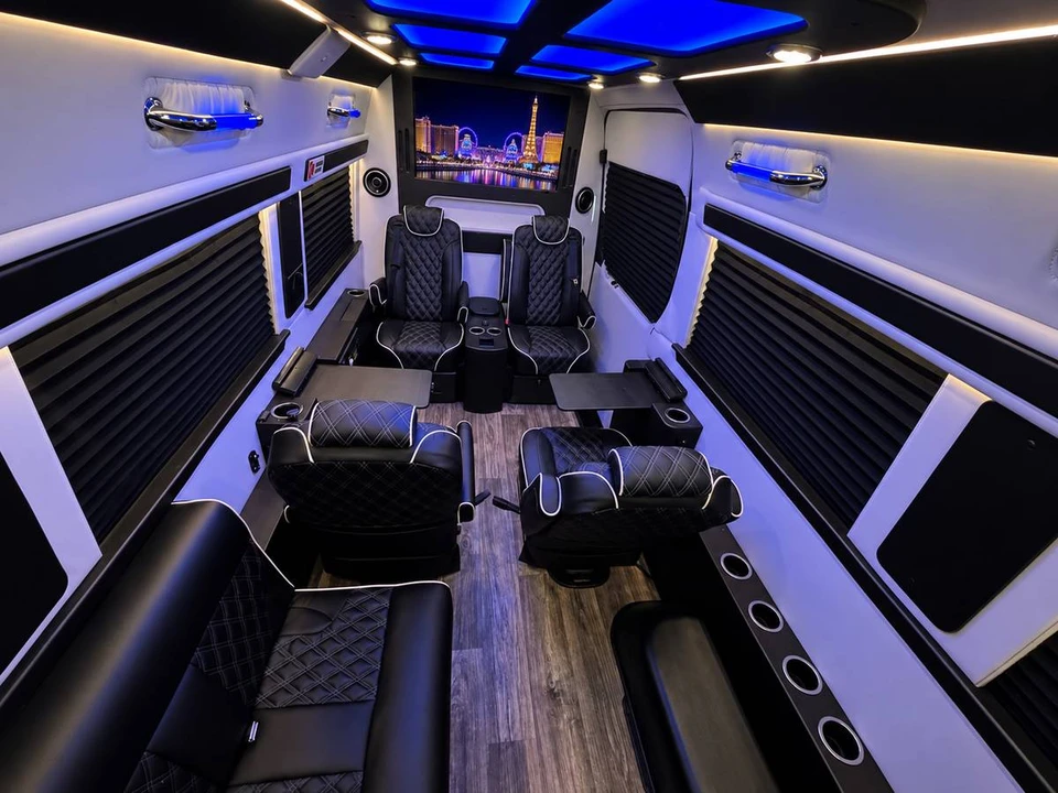 2024 Mercedes-Benz VS30 Sprinter - Image 2 of 14