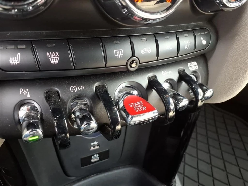 2024 Mini Mini John Cooper Works 3rd Gen - Image 12 of 21