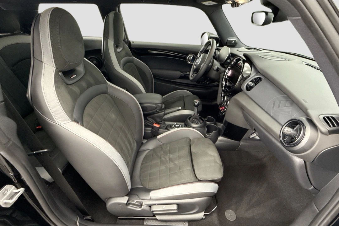 2024 Mini Mini John Cooper Works 3rd Gen - Image 4 of 8