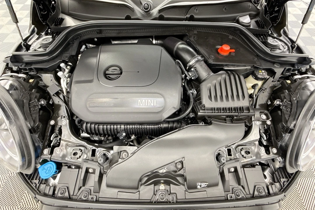 2024 Mini Mini John Cooper Works 3rd Gen - Image 7 of 8
