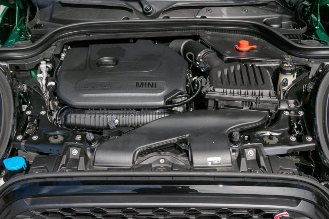 2024 Mini Mini Cooper S 3rd Gen - Image 6 of 8