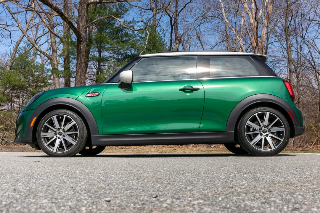 2024 Mini Mini Cooper S 3rd Gen - Image 3 of 8