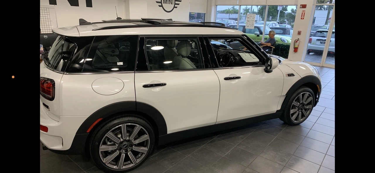 2024 Mini Mini Cooper S 3rd Gen - Image 2 of 8