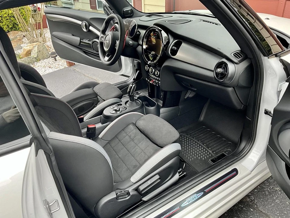 2024 Mini Mini John Cooper Works 3rd Gen - Image 12 of 13