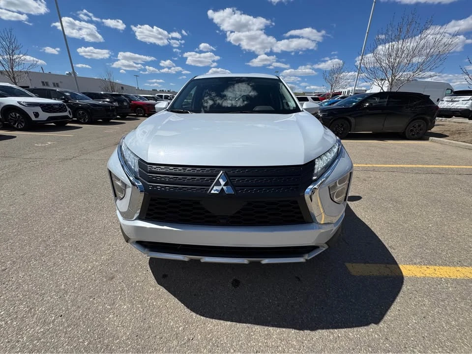 2024 Mitsubishi Eclipse Cross - Image 2 of 16